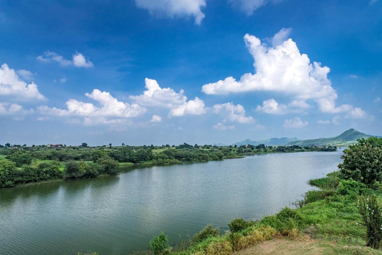 Saffronstays Rose Vineyard By The Lake, Nashik Extérieur photo
